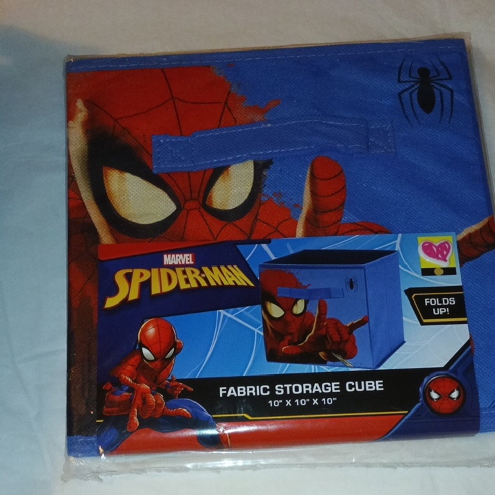 Marvel Spider-Man plush pillow + Fabric Storage Cube - Picture 2 of 3